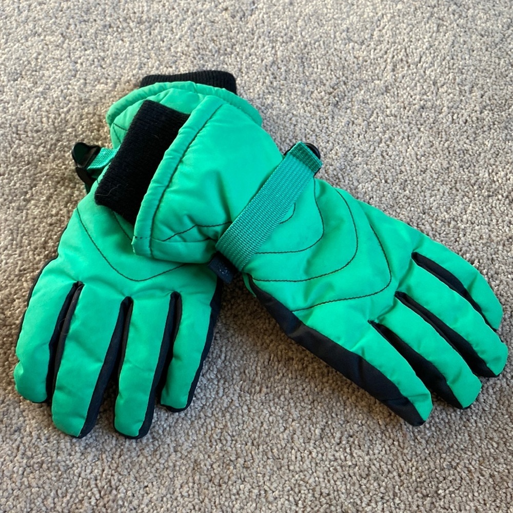 All In Motion Winter Gloves SIZE 8-16